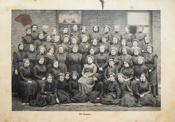 [Гимназия молодых девушек Ф. Мансбах]. Gymnase de Jeunes Filles F. Mansbach. М., 1909.